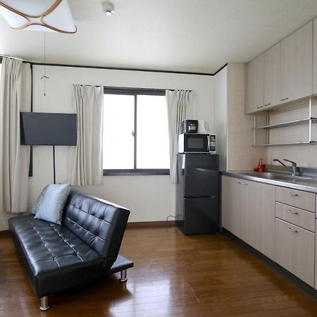 Liz3 Guest House Liz Nakazakicho โอซาก้า ภายนอก รูปภาพ