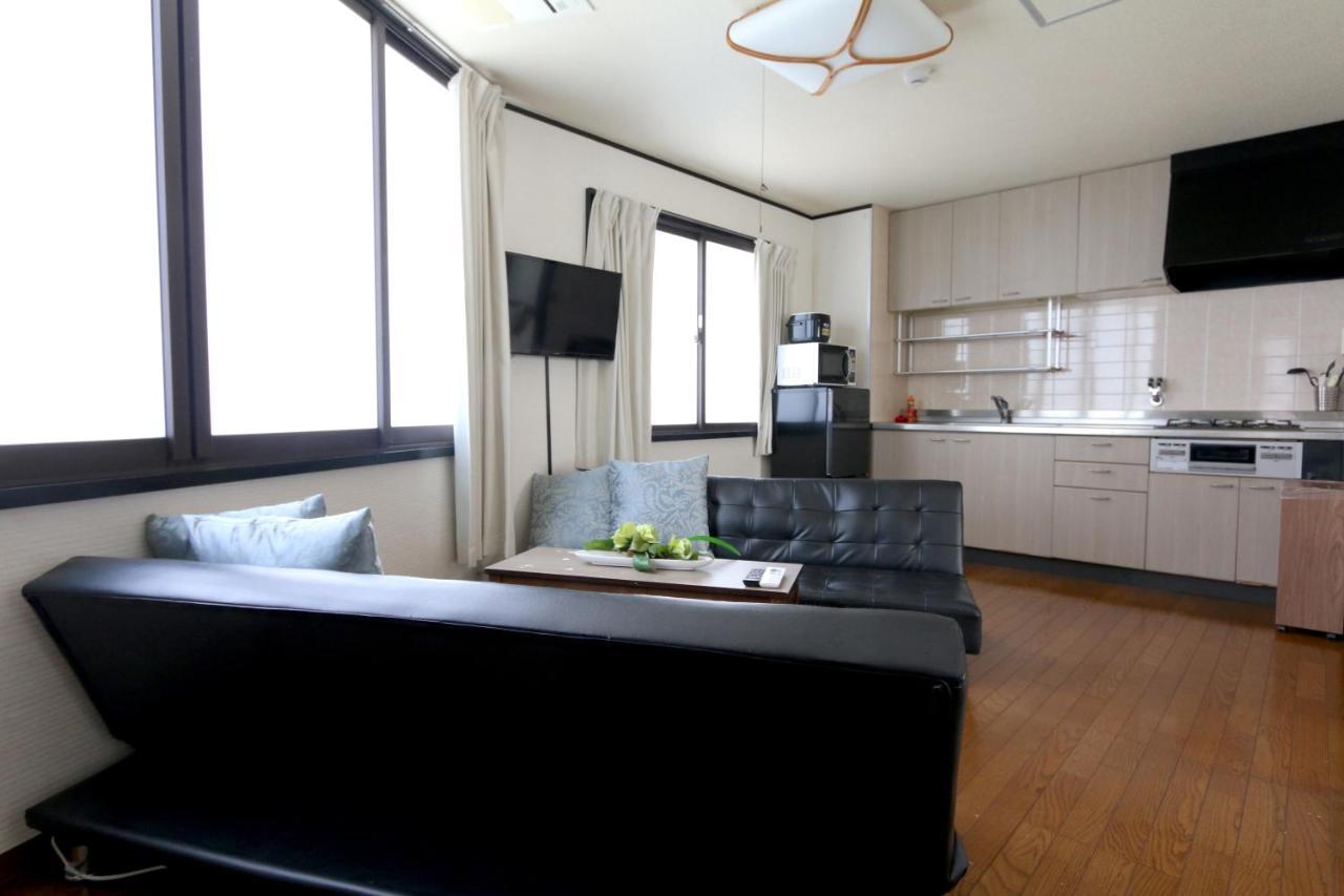 Liz3 Guest House Liz Nakazakicho โอซาก้า ภายนอก รูปภาพ