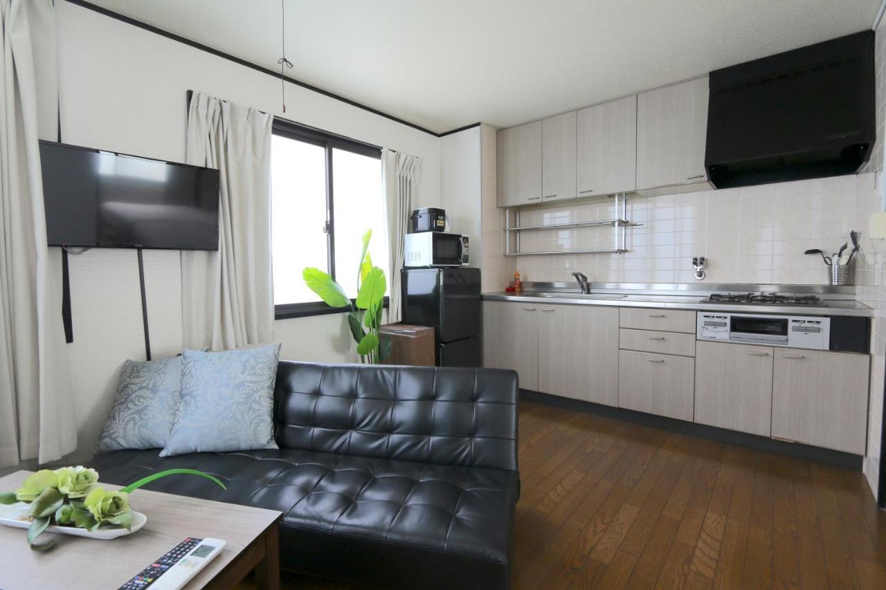 Liz3 Guest House Liz Nakazakicho โอซาก้า ภายนอก รูปภาพ