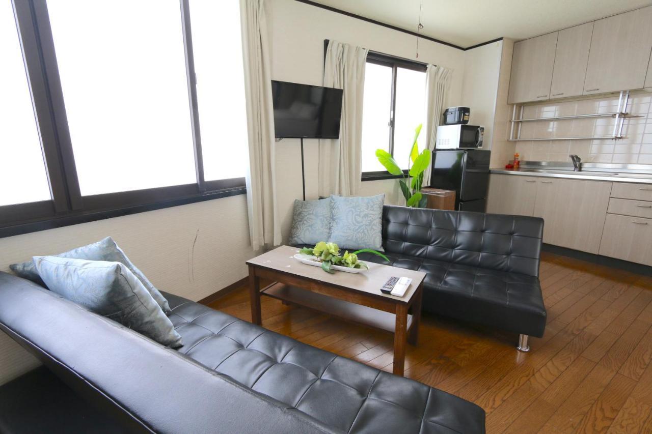 Liz3 Guest House Liz Nakazakicho โอซาก้า ภายนอก รูปภาพ